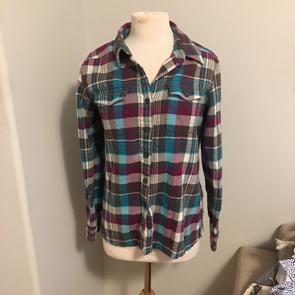 Women's Patagonia Long Sleeve Flannel Shirt size 6